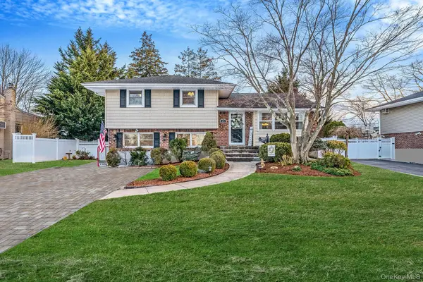 26 Whitebirch Lane, Commack, NY 11725