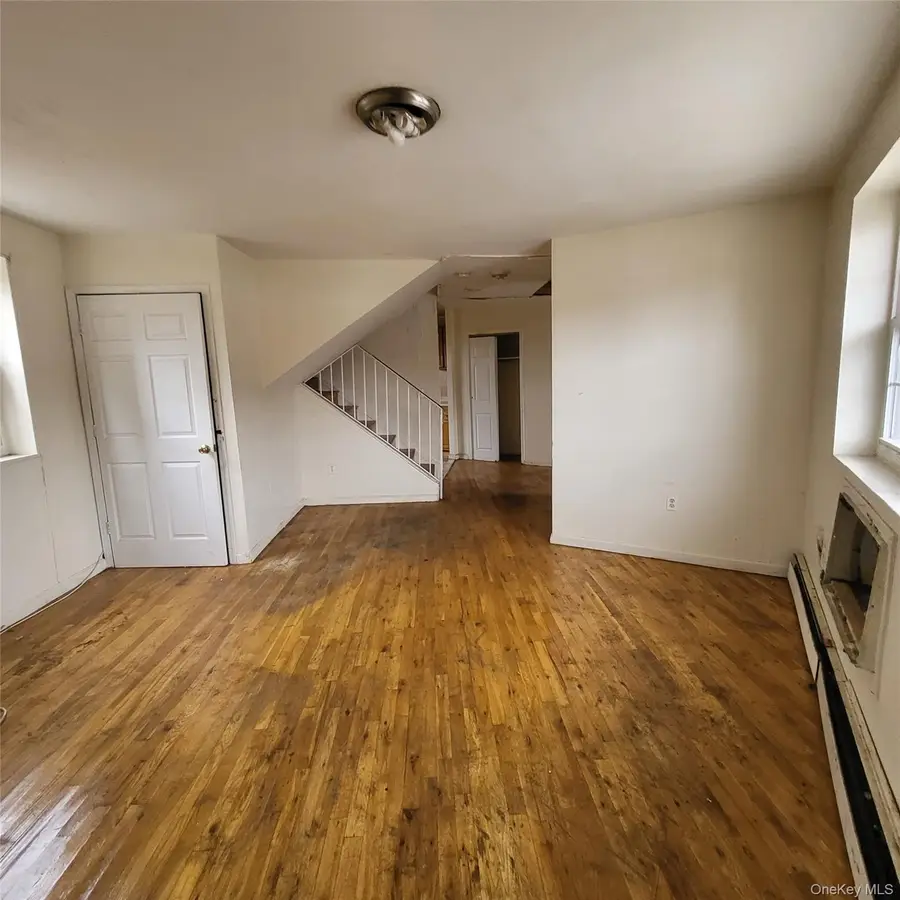 1754 Givan Avenue, Bronx, NY 10469 - #2