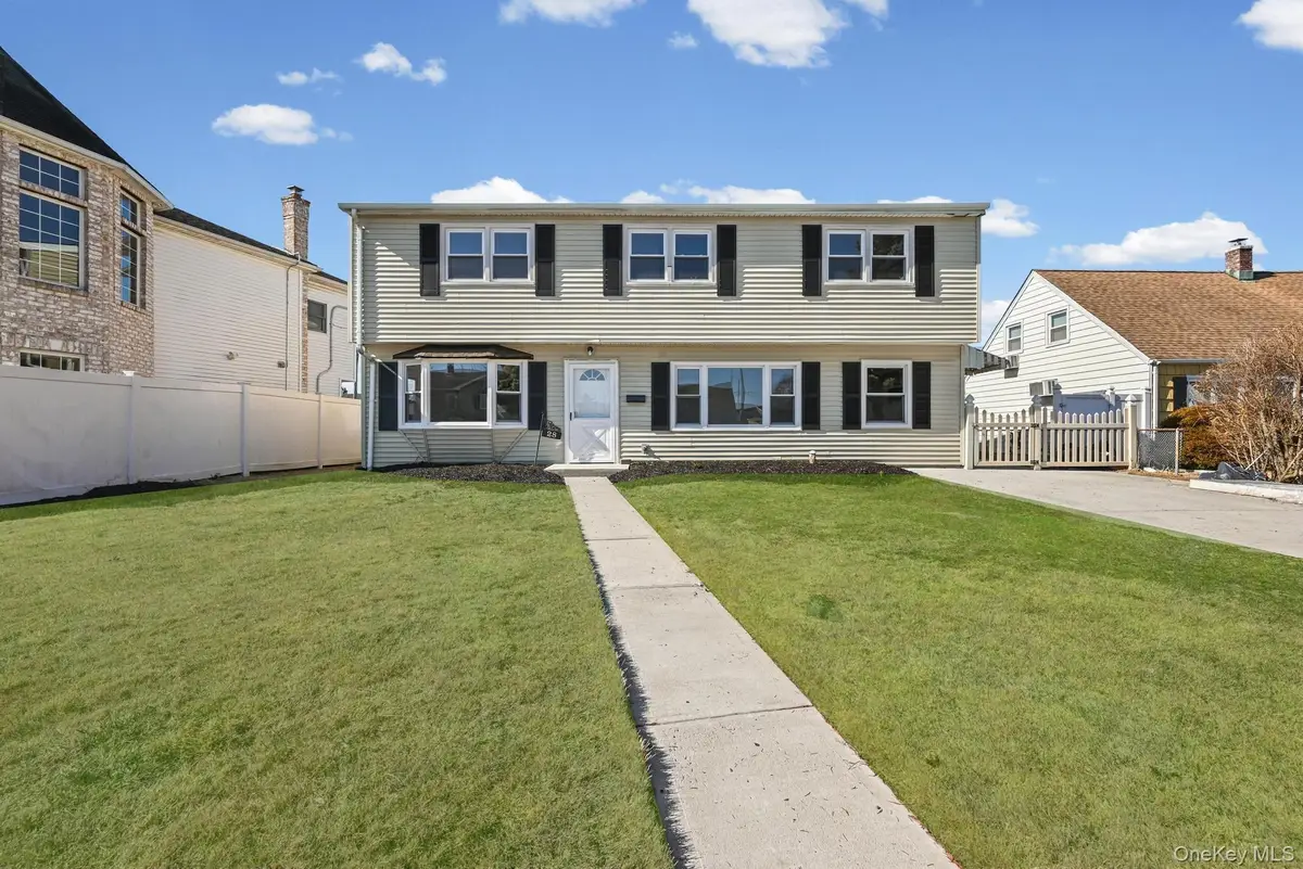 28 Candle Lane, Levittown, NY 11756 - #1