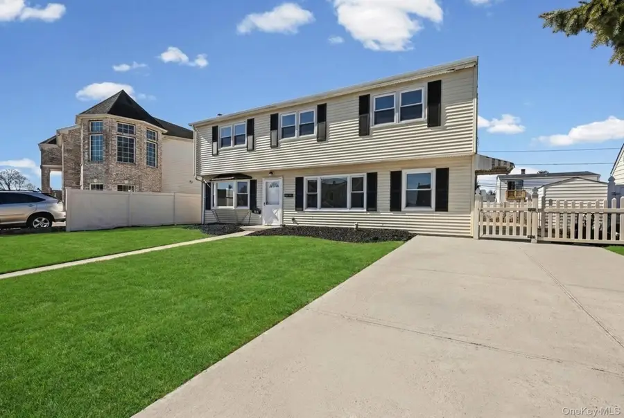 28 Candle Lane, Levittown, NY 11756 - #2