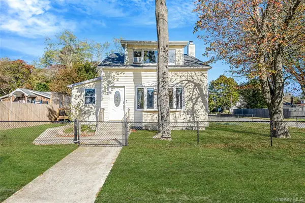 267 Dogwood Road W, Mastic Beach, NY 11951