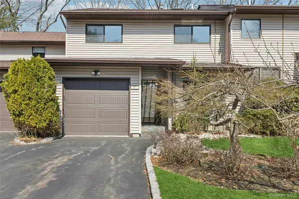 87 Northgate Circle, Melville, NY 11747