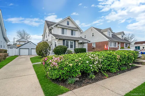 24718 137th Avenue, Rosedale, NY 11422