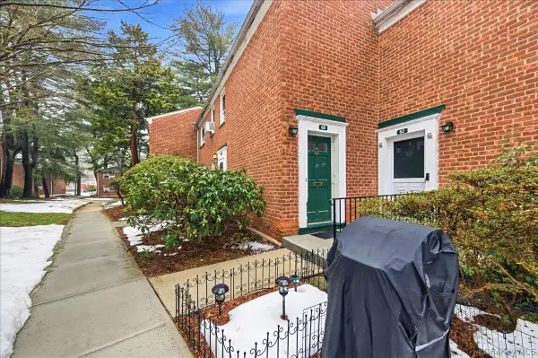 4 Fieldstone Drive #60, Hartsdale, NY 10530