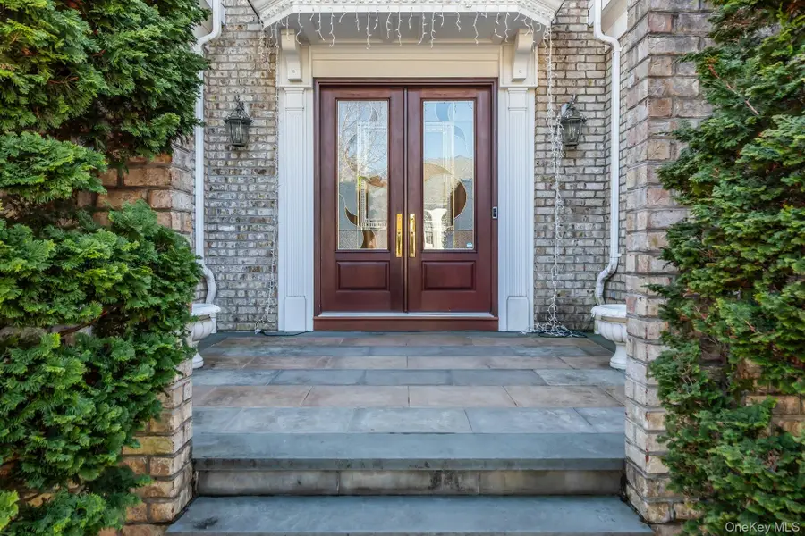 58 Stone Hill Drive S, Manhasset, NY 11030 - #3