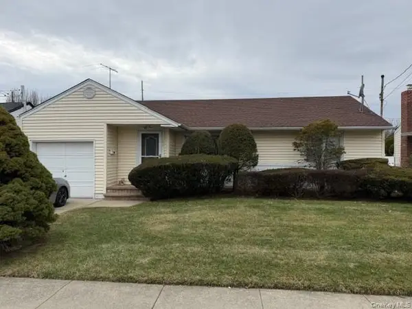 121 Farnum Boulevard, Franklin Square, NY 11010