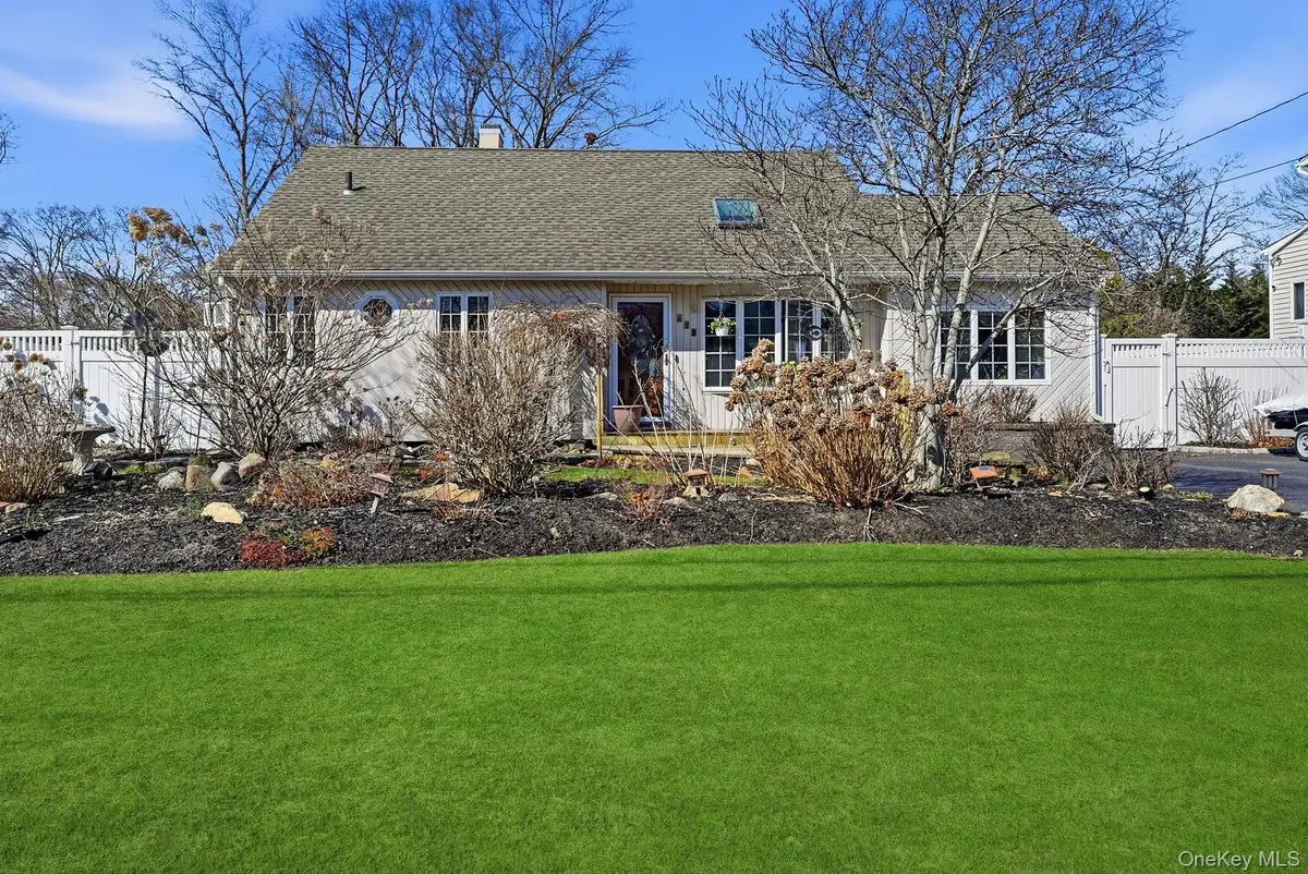 628 Peter Paul Drive, West Islip, NY 11795 - #1