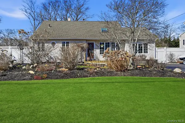 628 Peter Paul Drive, West Islip, NY 11795