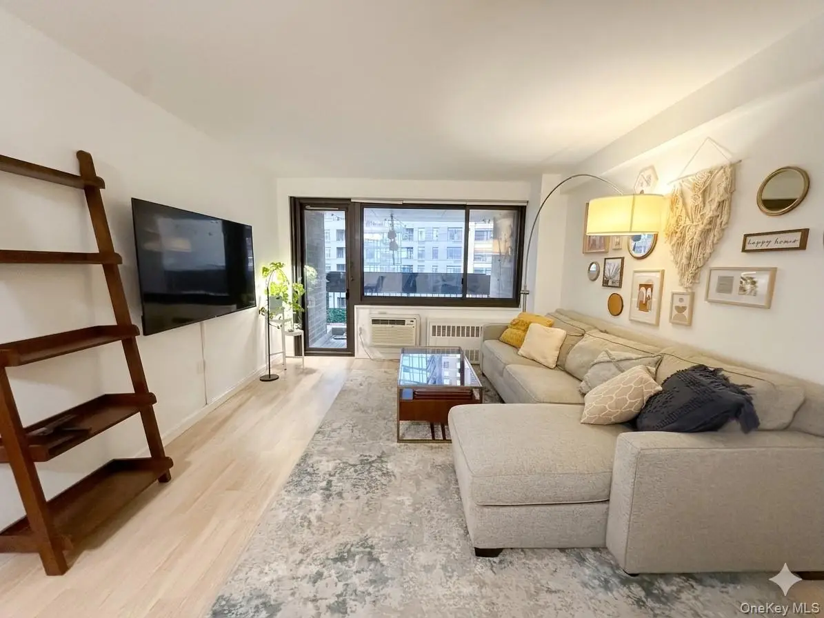 77 Fulton Street #6F, Manhattan, NY 10038 - #1