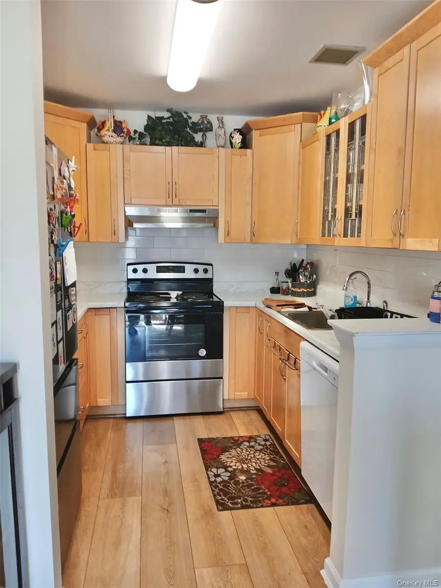 427 Aylesbury Court #A, Ridge, NY 11961 - #2