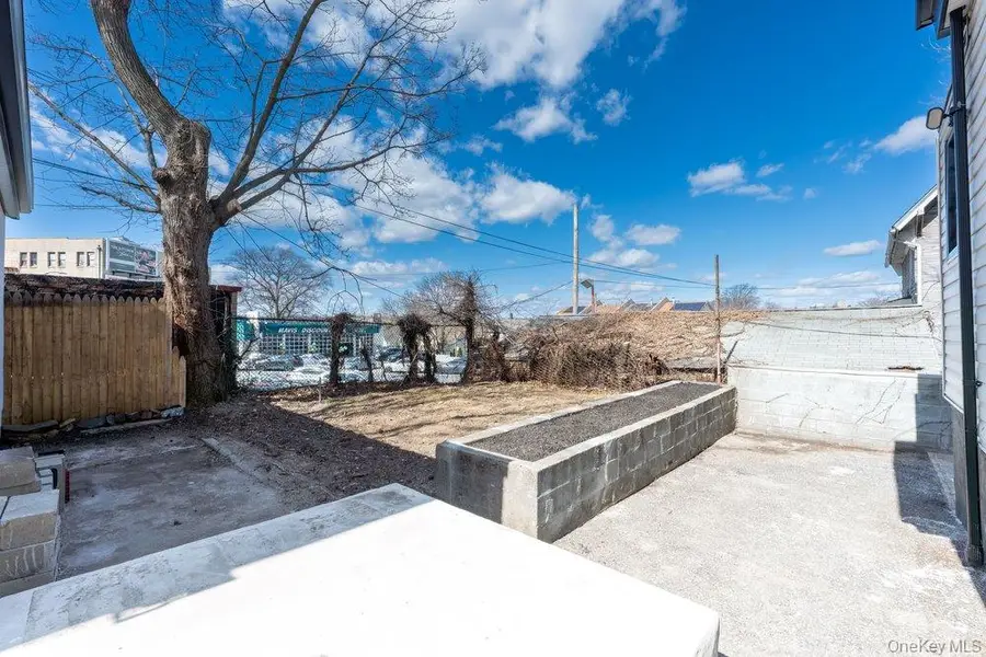 10 S 14th Avenue, Mount Vernon, NY 10550 - #3