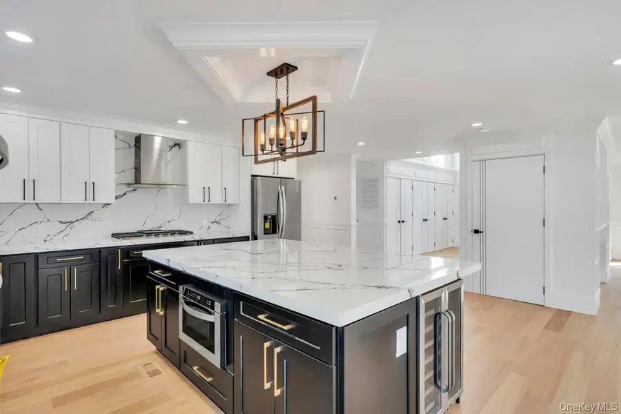 26 Fieldstone Drive, Syosset, NY 11791 - #3