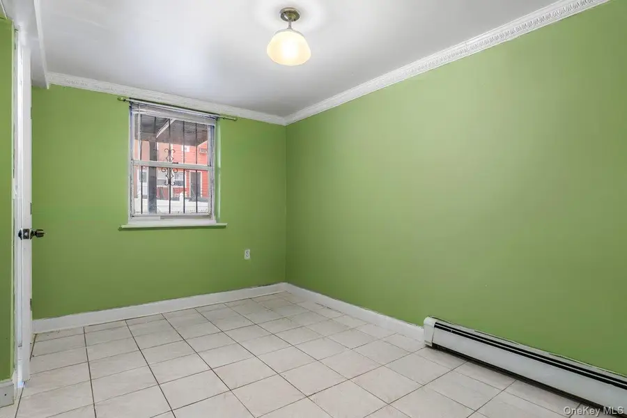 3241 Colden Avenue, Bronx, NY 10469 - #2
