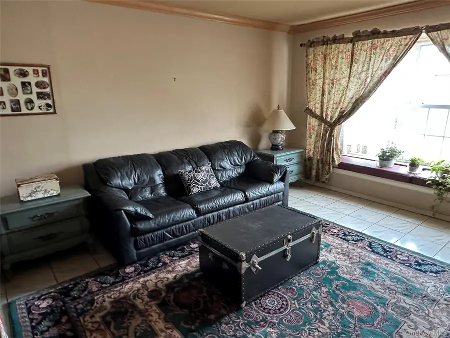 1009 Park Lane N, Franklin Square, NY 11010 - #3