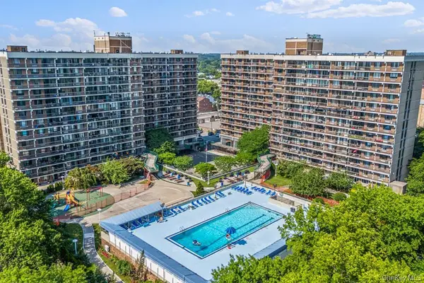 152-18 Union Turnpike #12R, Flushing, NY 11367