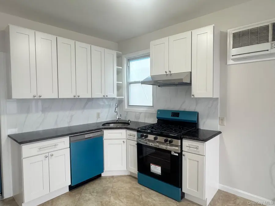 164-36 77th Road, Fresh Meadows, NY 11366 - #3