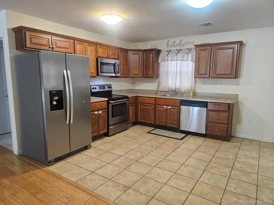 558 Meade Avenue, Bellport, NY 11713 - #2