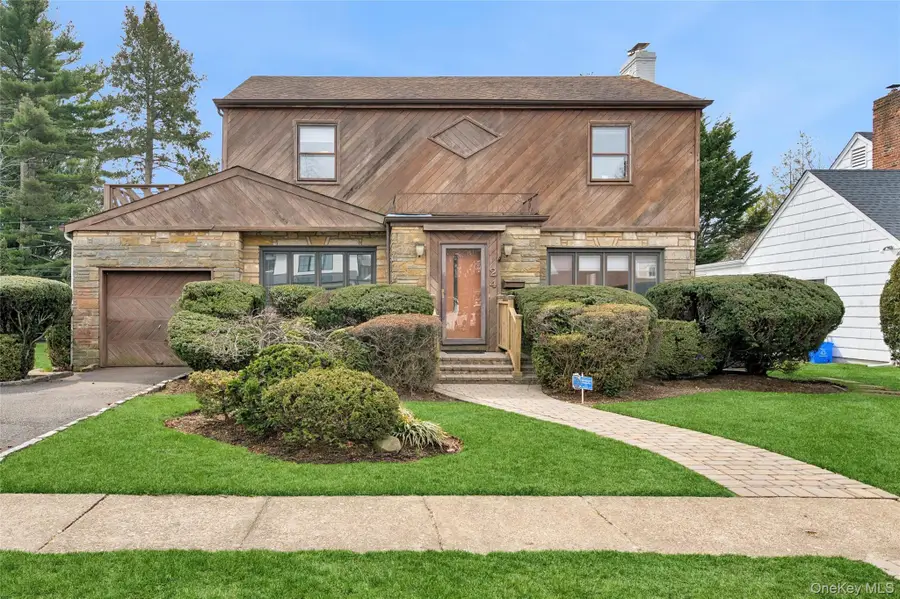 24 Allen Road, Rockville Centre, NY 11570 - #3