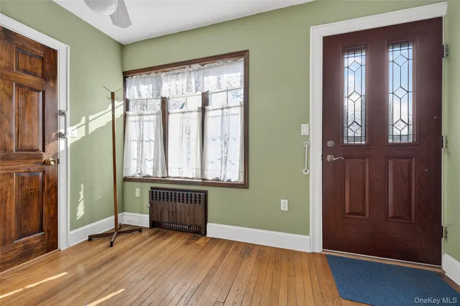 120 Capitol Avenue, Williston Park, NY 11596 - #3