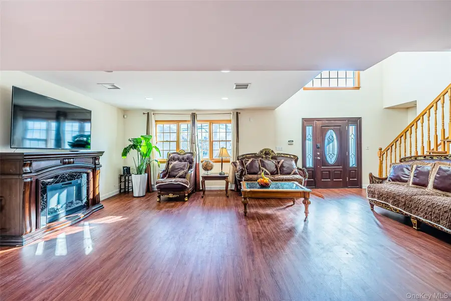 45-12 244th Street, Little Neck, NY 11362 - #3