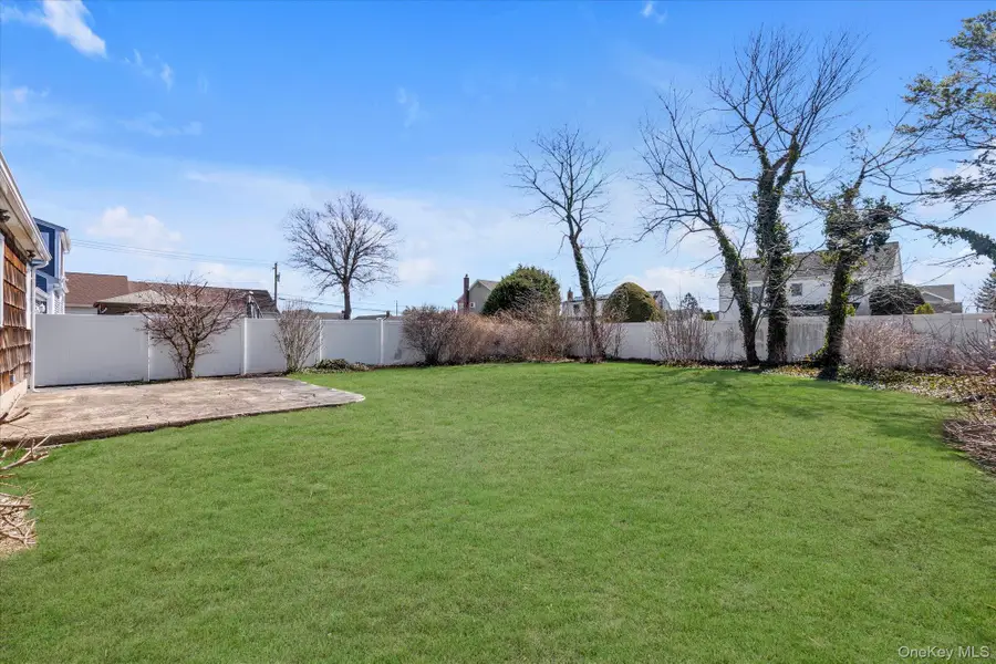 30 Colony Street, Hicksville, NY 11801 - #3