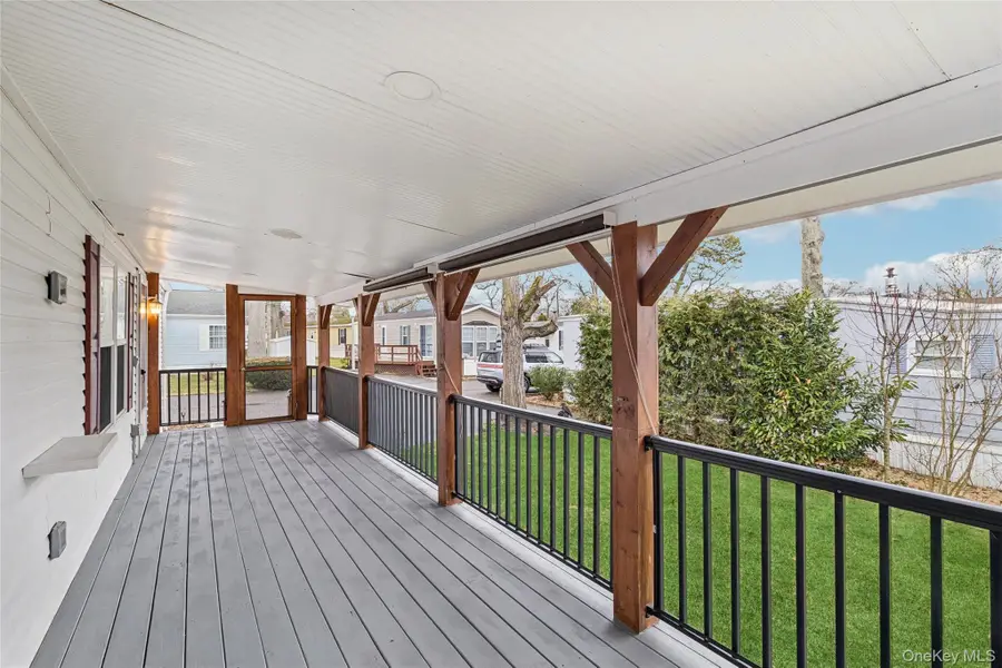 37 Hubbard Ave #5, Riverhead, NY 11901 - #2