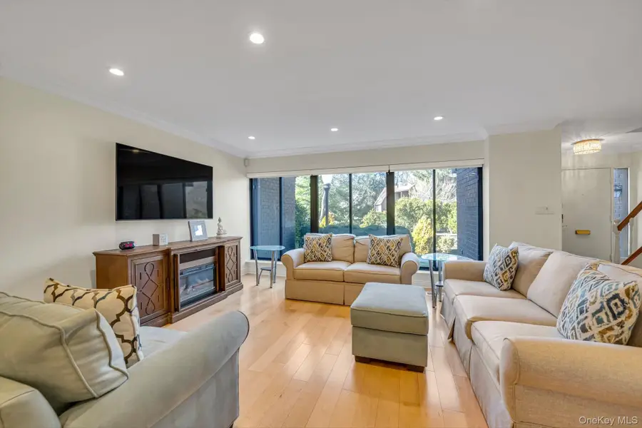 5 Fox Ridge, Roslyn, NY 11576 - #3