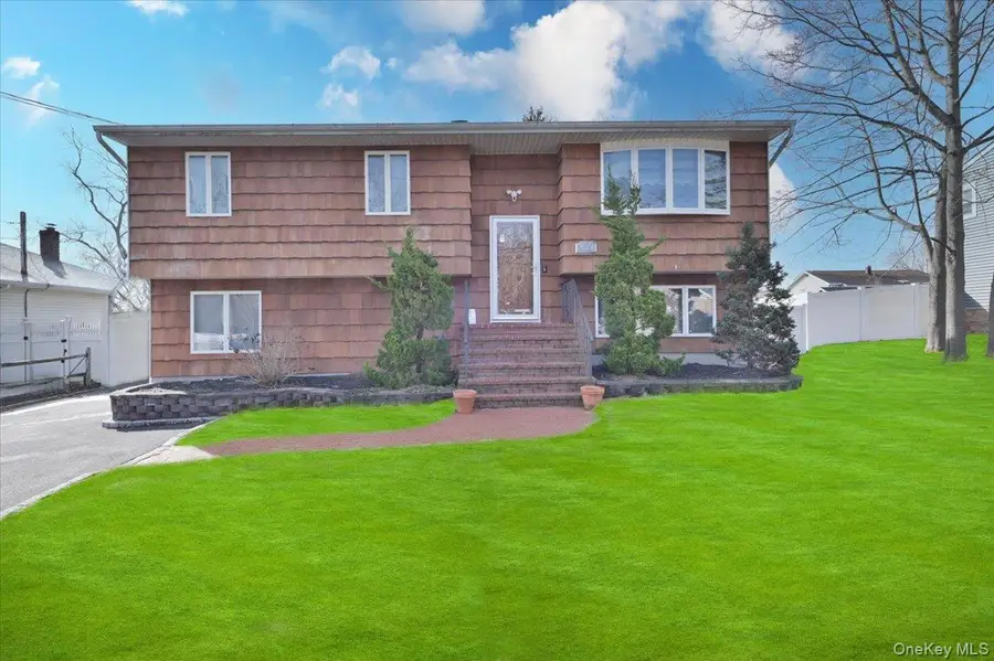 332 Sea Cliff Street, Islip Terrace, NY 11752 - #2