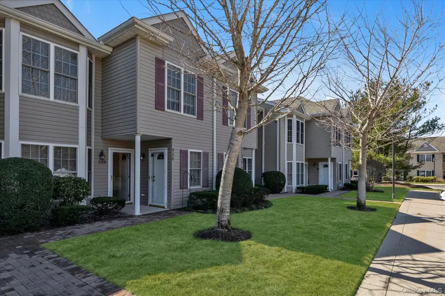 928 Altessa Boulevard, Melville, NY 11747 - #2