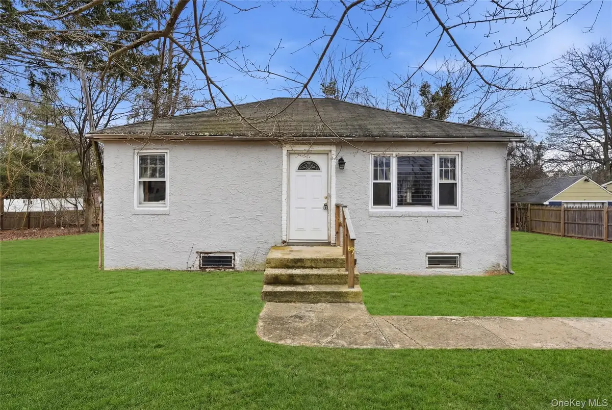 20 Wilson Avenue, Nesconset, NY 11767 - #1