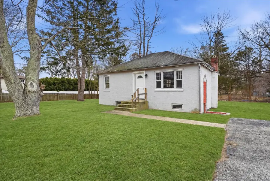 20 Wilson Avenue, Nesconset, NY 11767 - #3