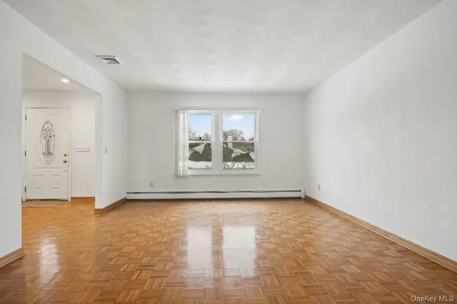 21 Apple Blossom Lane, East Patchogue, NY 11772 - #3