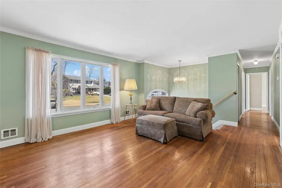 14 Wenmore Road, Commack, NY 11725 - #3