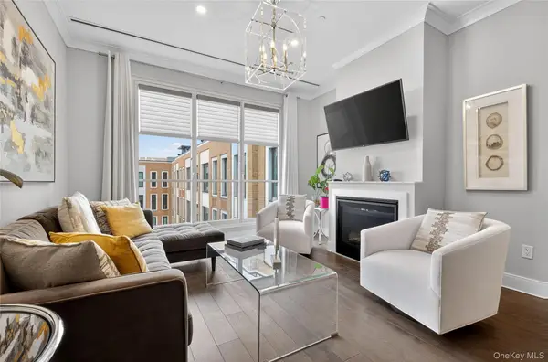 100 Garvies Point Road #1332, Glen Cove, NY 11542