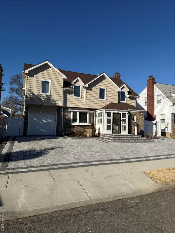 869 De Mott Avenue, Baldwin, NY 11510