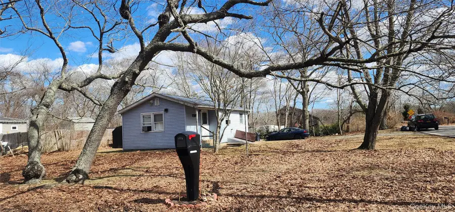 3 Rutland Road, Mastic, NY 11950 - #2