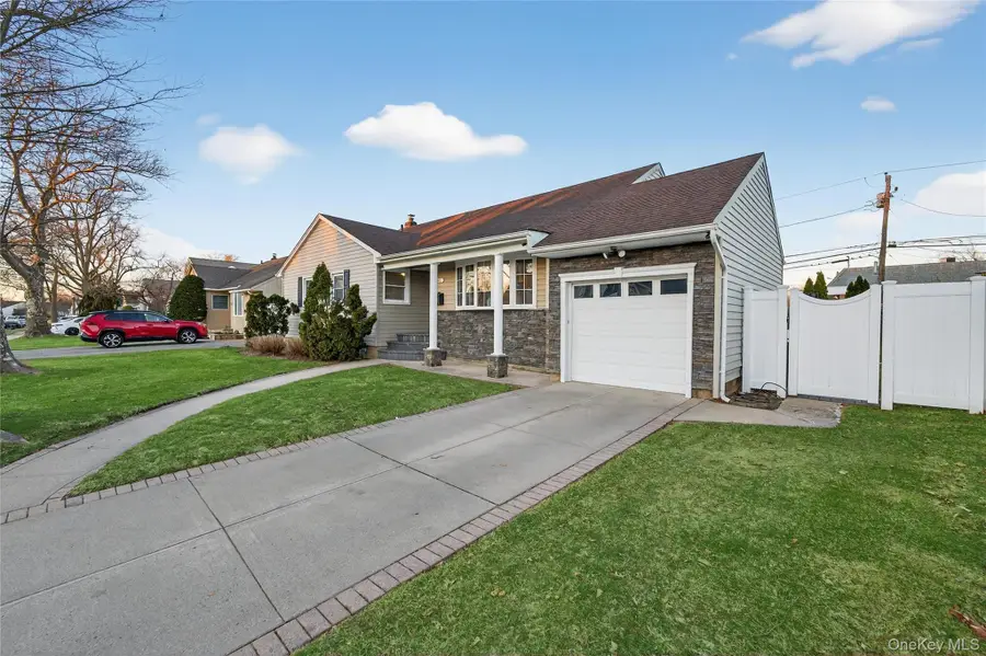 661 Garner Place, East Meadow, NY 11554 - #2