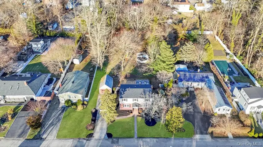 27 Landscape Drive, Wheatley Heights, NY 11798 - #2