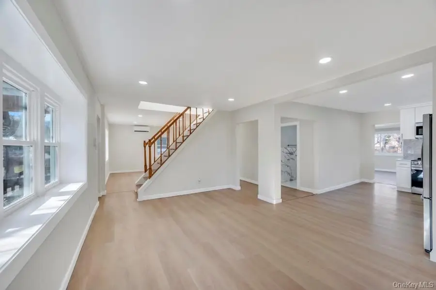 27 Landscape Drive, Wheatley Heights, NY 11798 - #3