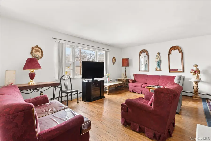 14 Cumberland Street, West Babylon, NY 11704 - #3