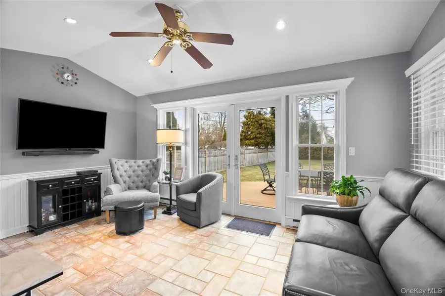 26 Bedell Place, Amityville, NY 11701 - #3