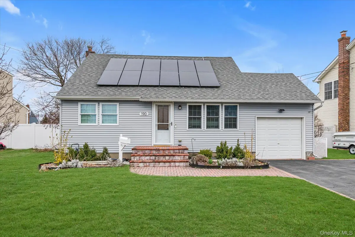 190 31st Street, Lindenhurst, NY 11757 - #1