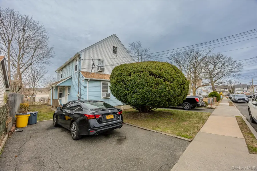 34 Mervin Street, Inwood, NY 11096 - #3