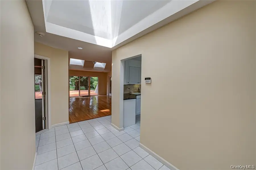 52 Admirals Drive E, Bay Shore, NY 11706 - #3