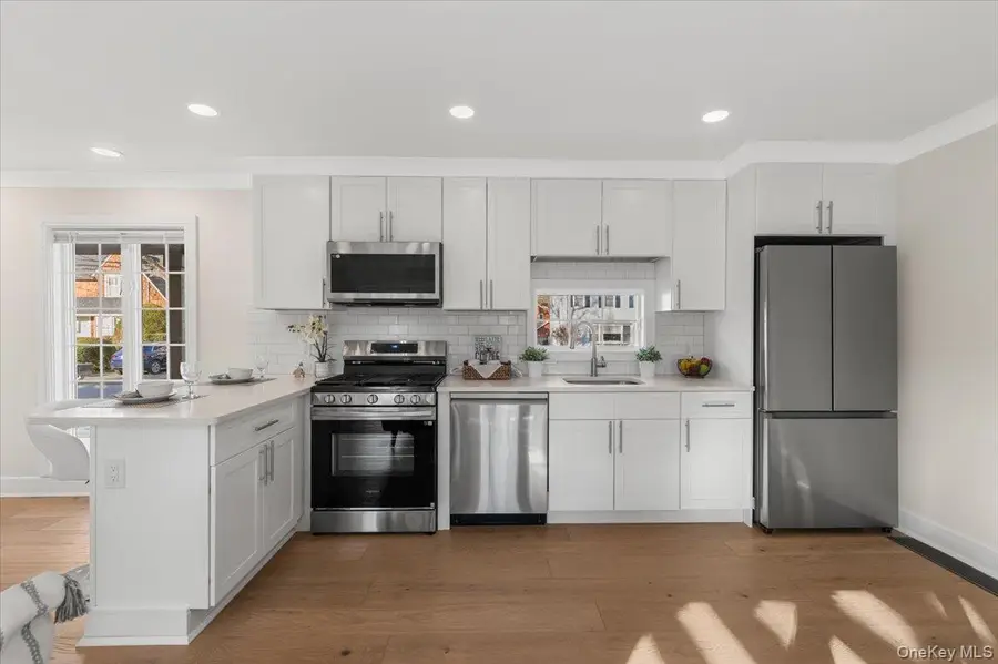 27 Valley Avenue, Locust Valley, NY 11560 - #3