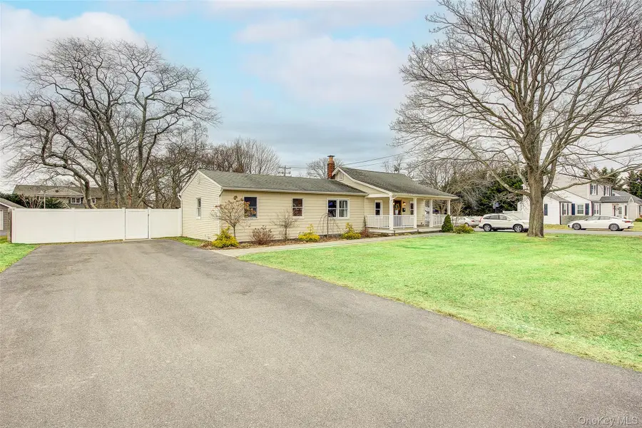 507 Gillette Avenue, Bayport, NY 11705 - #2