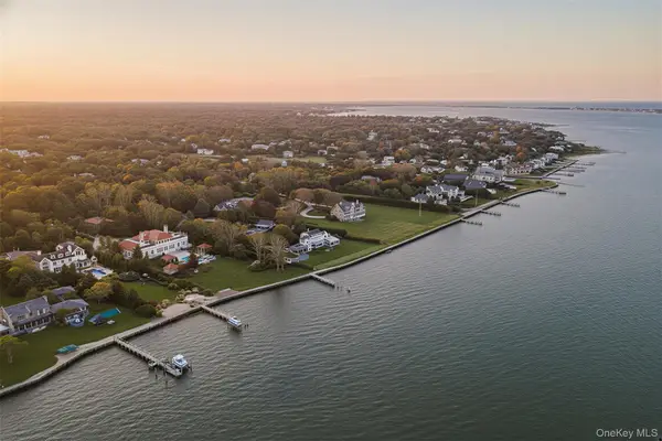 7 Cross Road, Remsenburg, NY 11960