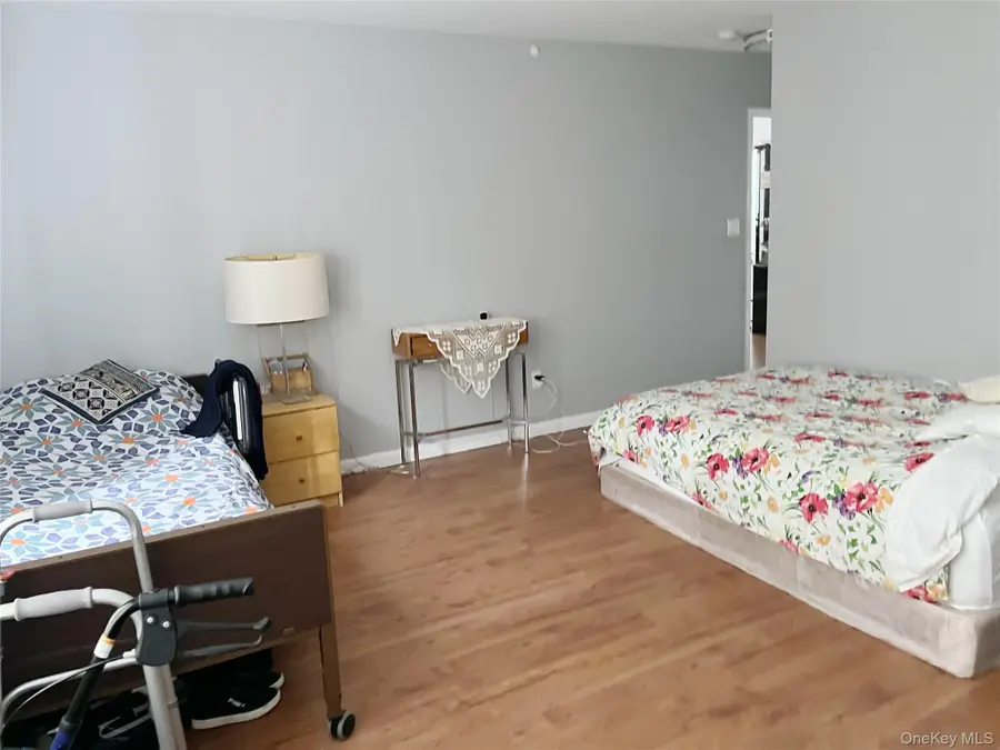 10 Canterbury Road #1B, Great Neck, NY 11021 - #3