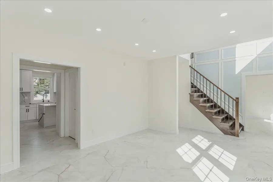 3 Cornell Avenue, Hicksville, NY 11801 - #2