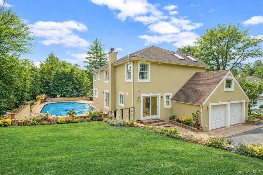 4 2nd Street, Woodbury, NY 11797 - #3